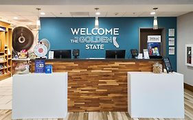 Hampton Inn & Suites Salinas